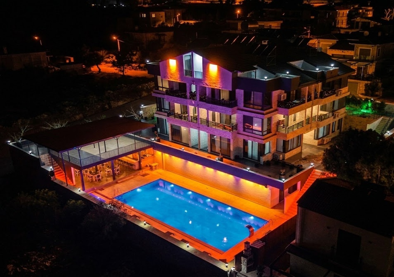 Beyaz Köşk Apart Gece